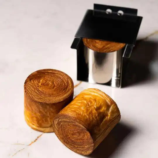 Pavoni-CV2-Geometric-Croissants-Stainless.jpg